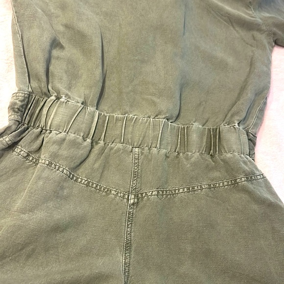 Young, Fabulous & Broke shorts jumpsuit. Size small - Picture 9 of 9